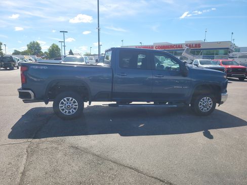 Used 2025 Chevrolet Silverado 2500 LT w/ Convenience Package AWD/4WD image 2