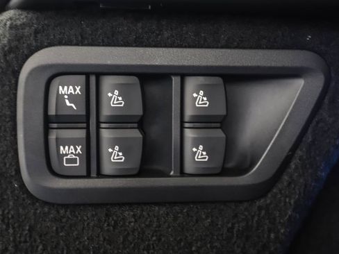 Used 2023 BMW X7 xDrive40i w/ M Sport Package image 27