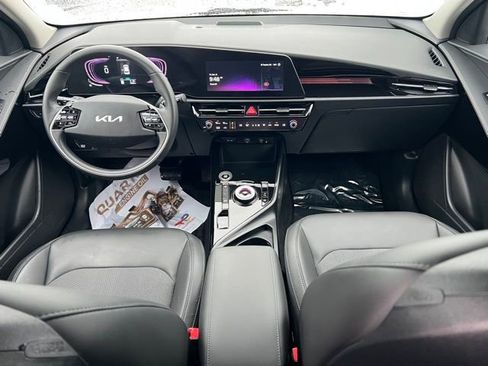 Certified 2025 Kia Niro EX image 12