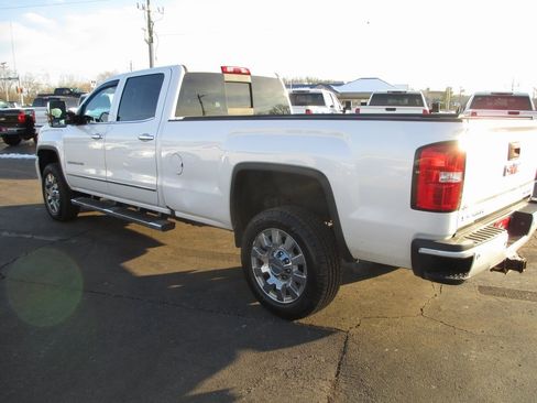 Used 2018 GMC Sierra 3500 Denali w/ Duramax Plus Package image 9