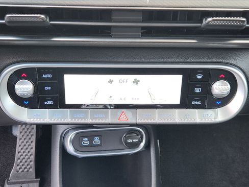 Used 2025 Genesis GV60 Advanced image 12