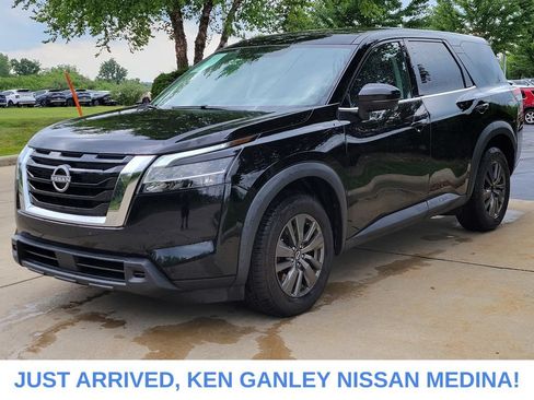 Used 2022 Nissan Pathfinder S AWD/4WD image 7