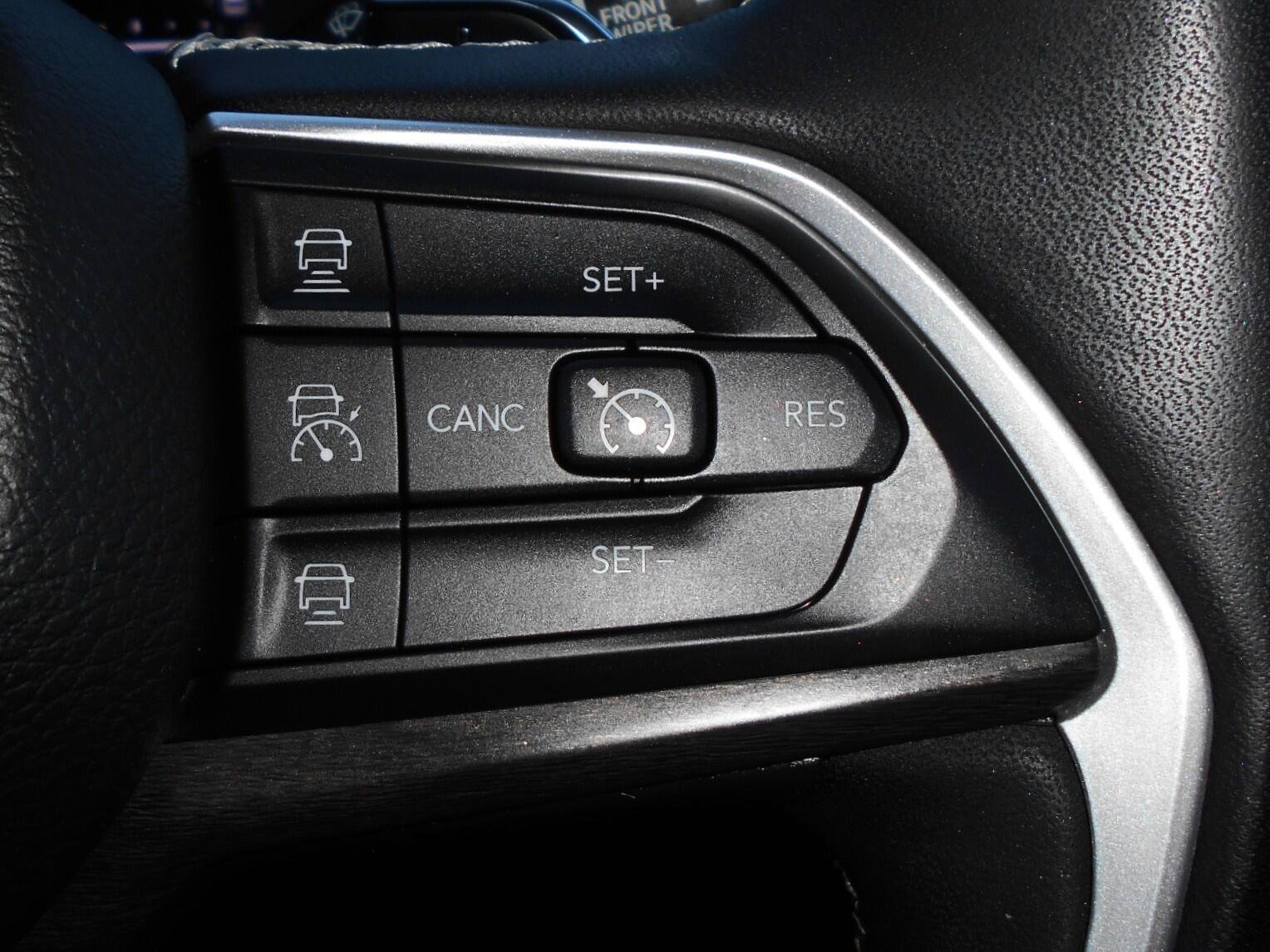 Certified 2023 Jeep Grand Cherokee L Limited AWD/4WD image 17