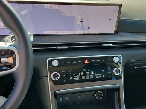 Certified 2026 Genesis GV80 2.5T Advanced image 11