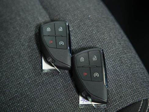 Used 2025 GMC Terrain Elevation image 40