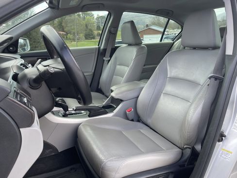Used 2015 Honda Accord EX-L image 10