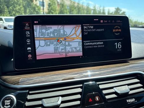 Used 2023 BMW M550i xDrive w/ Dynamic Handling Package AWD/4WD image 22