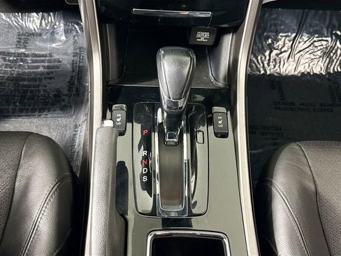 Used 2017 Honda Accord Touring image 18