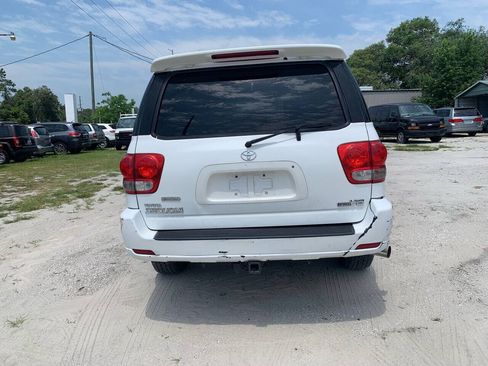 Used 2006 Toyota Sequoia SR5 RWD image 3