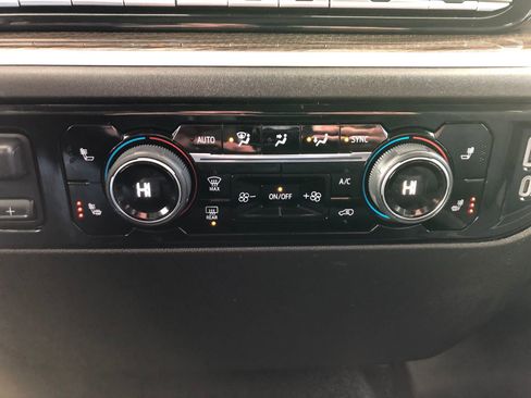 Used 2025 Chevrolet Silverado 1500 LT AWD/4WD image 23