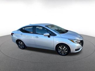 Used 2025 Nissan Versa SV video 2