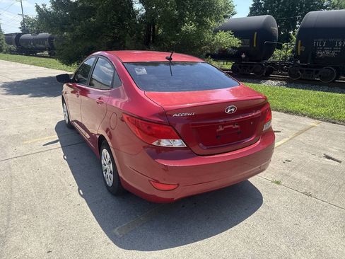 Used 2017 Hyundai Accent SE FWD image 3