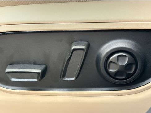 New 2026 Jeep Grand Cherokee Limited w/ Luxury Tech Group II AWD/4WD image 32