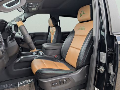 Used 2019 Chevrolet Silverado 1500 RST image 11