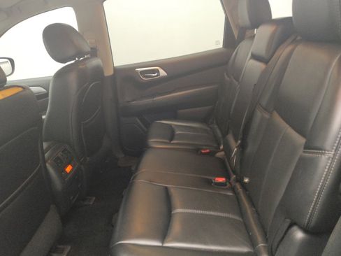 Used 2017 Nissan Pathfinder SL w/ SL Tech Package image 18