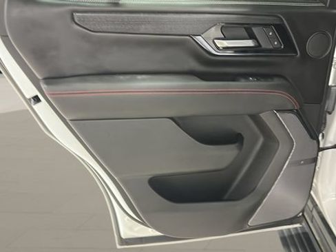 Used 2025 GMC Yukon AT4 Ultimate w/ LPO, Floor Liner Package AWD/4WD image 30