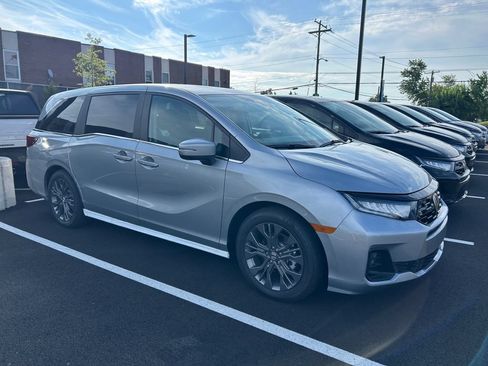 New 2026 Honda Odyssey Touring image 23