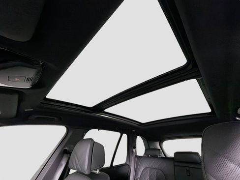 New 2026 BMW X5 M60i image 21