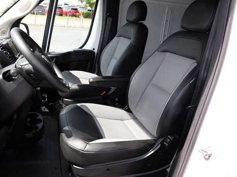 Used 2026 RAM ProMaster 2500 w/ Convenience Group FWD image 10