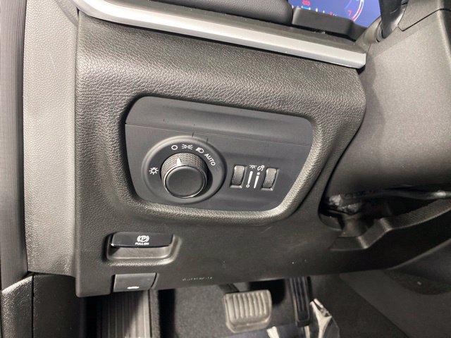 Used 2023 Jeep Grand Cherokee L Altitude AWD/4WD image 25