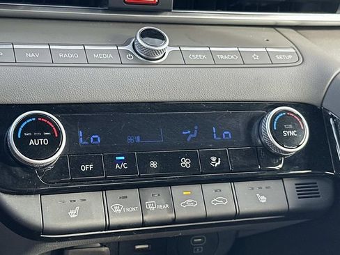 Used 2025 Hyundai Elantra SEL image 20