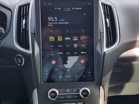 Used 2024 Ford Edge SEL image 18