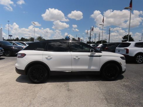 Used 2021 Lincoln Nautilus Reserve FWD image 10