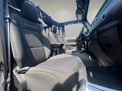 Used 2022 Jeep Wrangler Unlimited Rubicon 4xe w/ Cold Weather Group image 21