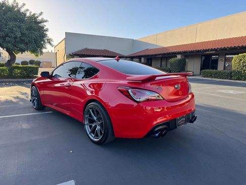 Used 2013 Hyundai Genesis 2.0T image 3