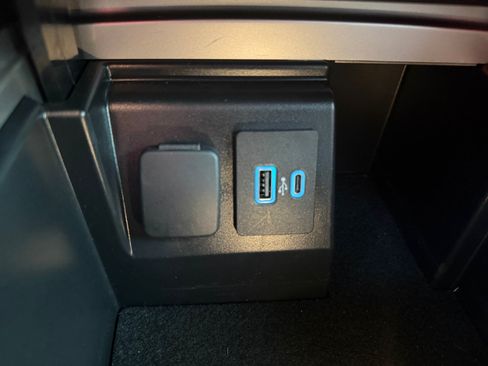 Used 2022 Ford Explorer ST w/ Equipment Group 401A AWD/4WD image 19