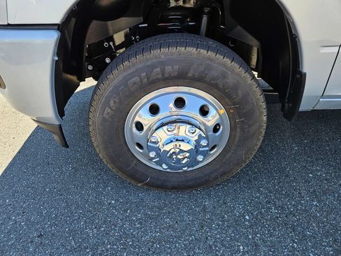 New 2026 RAM 3500 Laramie w/ Sport Appearance Package AWD/4WD image 8