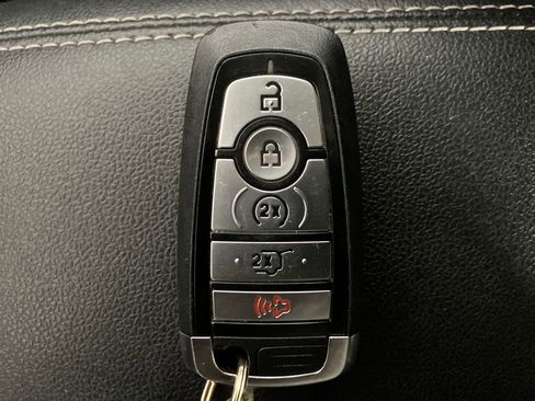 Certified 2024 Ford Escape SE image 33