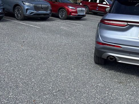 Certified 2022 Lincoln Corsair Reserve w/ Luxury Package image 5