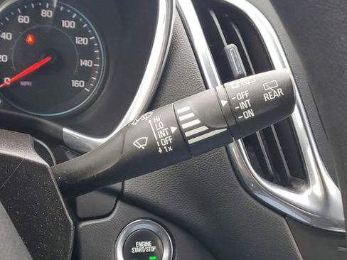 Used 2020 Chevrolet Equinox LT FWD image 20