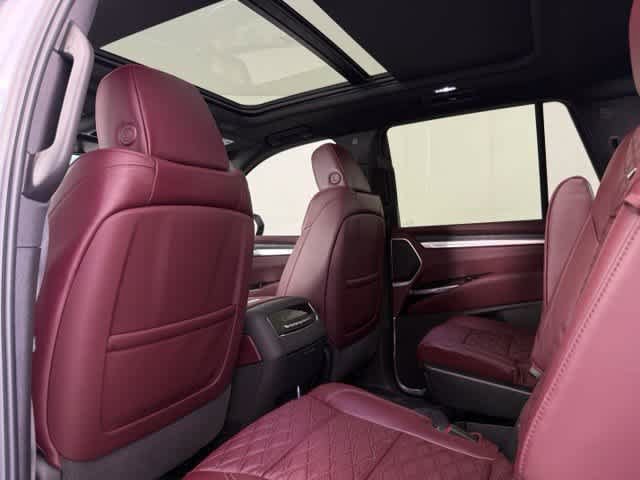 New 2026 Cadillac Escalade Luxury w/ Touring Package AWD/4WD image 31