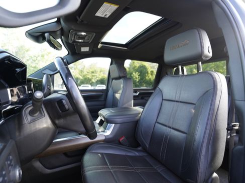 Used 2024 Chevrolet Silverado 2500 High Country w/ Midnight Edition AWD/4WD image 9