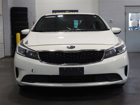 Used 2017 Kia Forte LX image 2