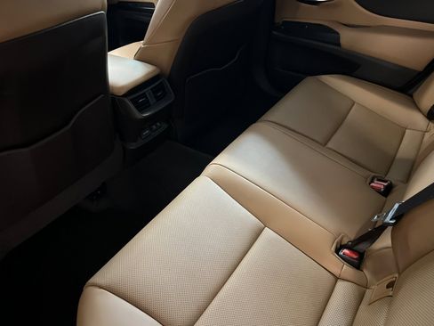 Used 2021 Lexus ES 250 w/ Premium Package image 12