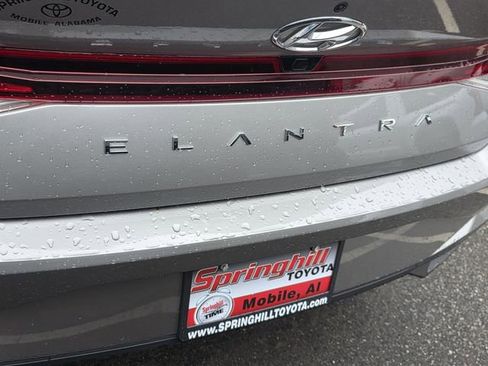 Used 2022 Hyundai Elantra SEL FWD image 26