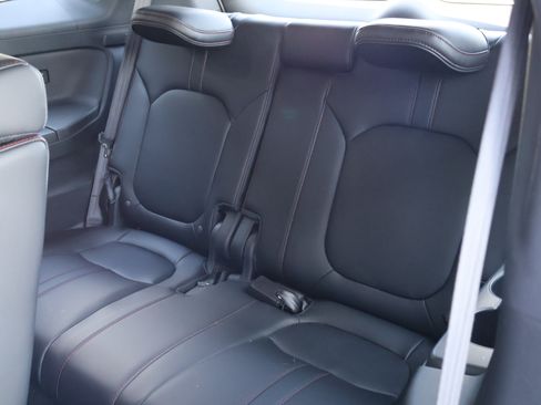 Used 2025 Honda Pilot Black Edition image 20