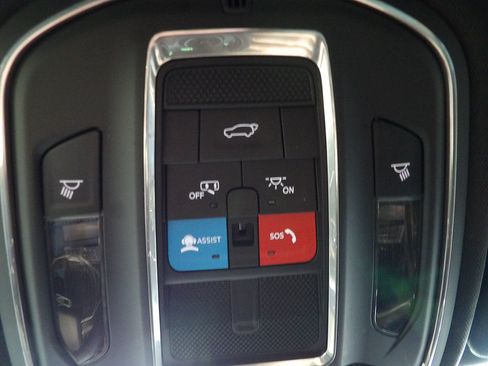 Used 2024 Jeep Grand Cherokee Laredo w/ Luxury Tech Group I AWD/4WD image 28