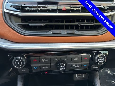 Certified 2024 Jeep Compass Limited w/ Sun and Sound Group image 15