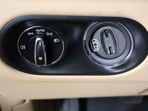 Used 2022 Porsche Macan image 33