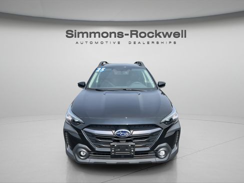Used 2025 Subaru Outback Premium AWD/4WD image 7