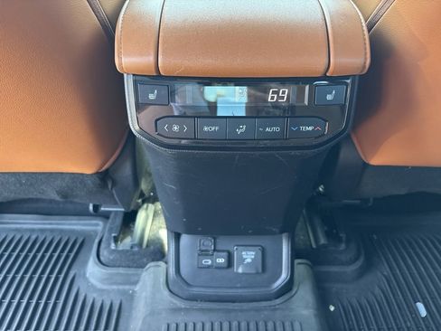 Used 2023 Toyota Highlander Platinum AWD/4WD image 22