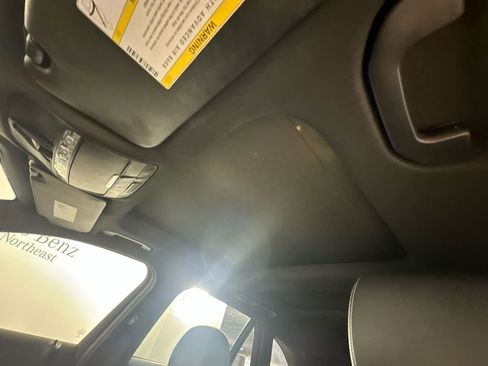 Used 2018 Mercedes-Benz GLC 300 4MATIC image 33