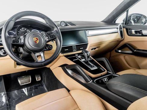 Used 2023 Porsche Cayenne Turbo w/ Premium Package Plus (PI3) AWD/4WD image 2