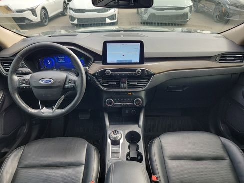 Used 2020 Ford Escape Titanium image 18