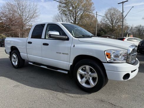 Used 2007 Dodge Ram 1500 Truck SLT image 3