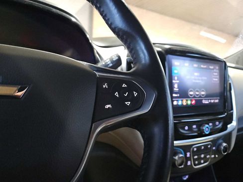 Used 2022 Chevrolet Traverse LT FWD image 44